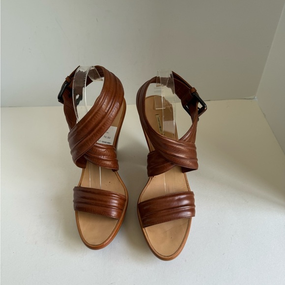 Max Studio Umeko Heel. Size 8.5 - Picture 2 of 10
